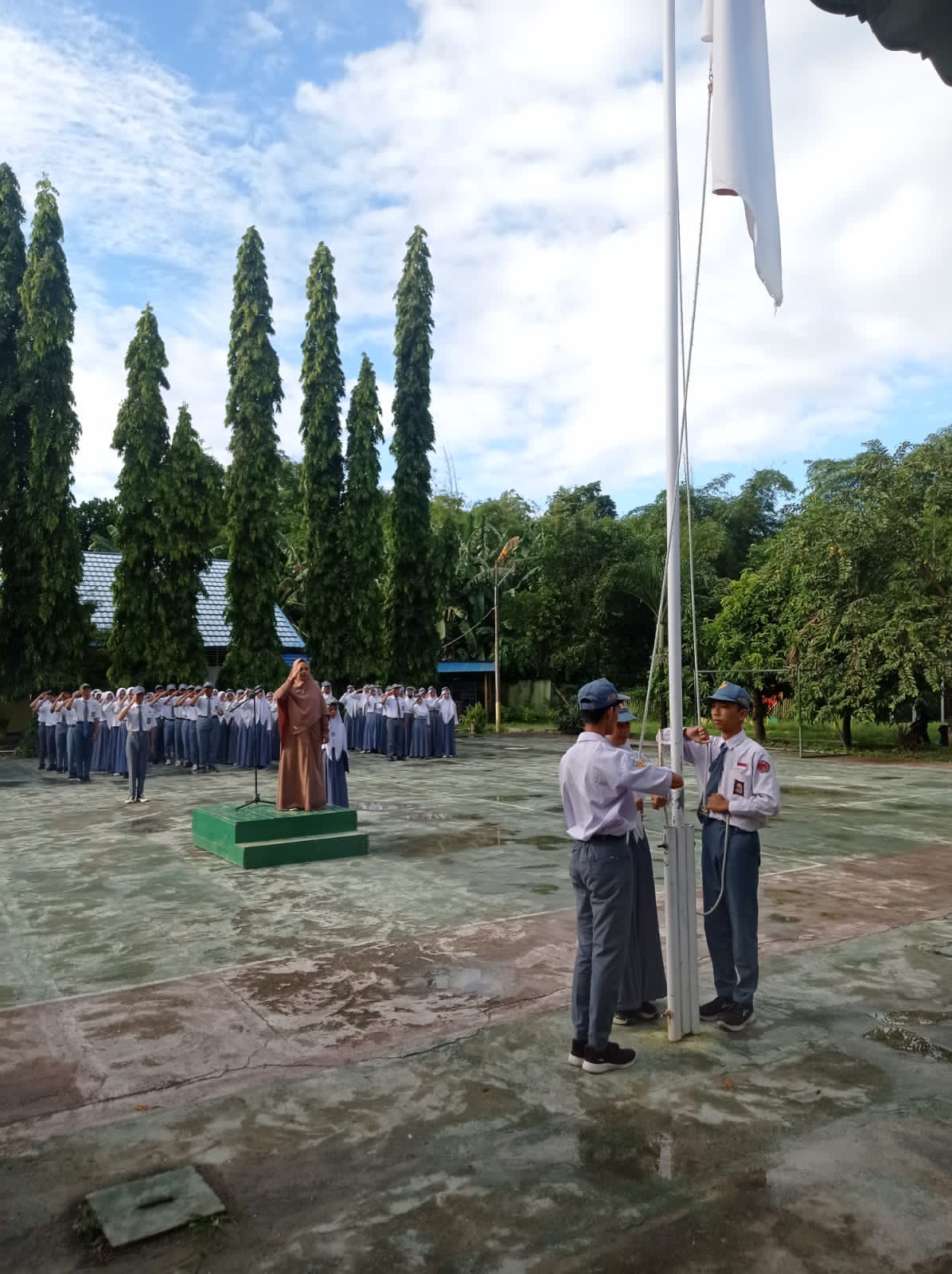 UPACARA BENDERA 